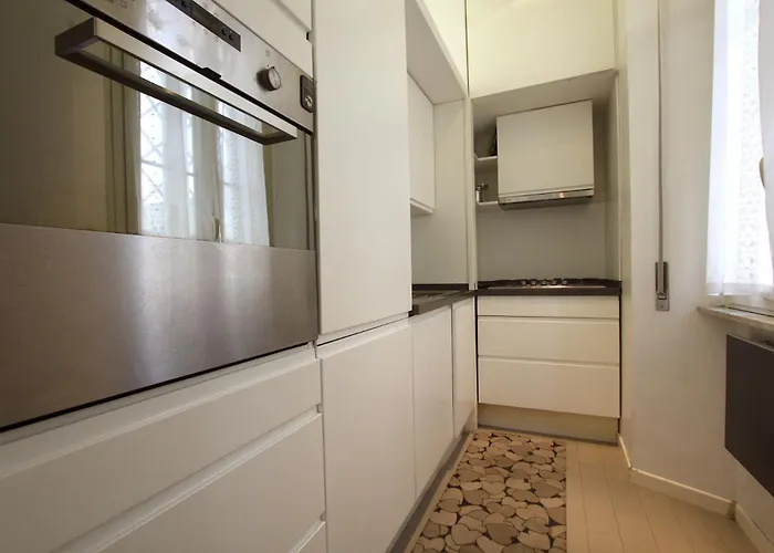 Cipro 2br House Rom